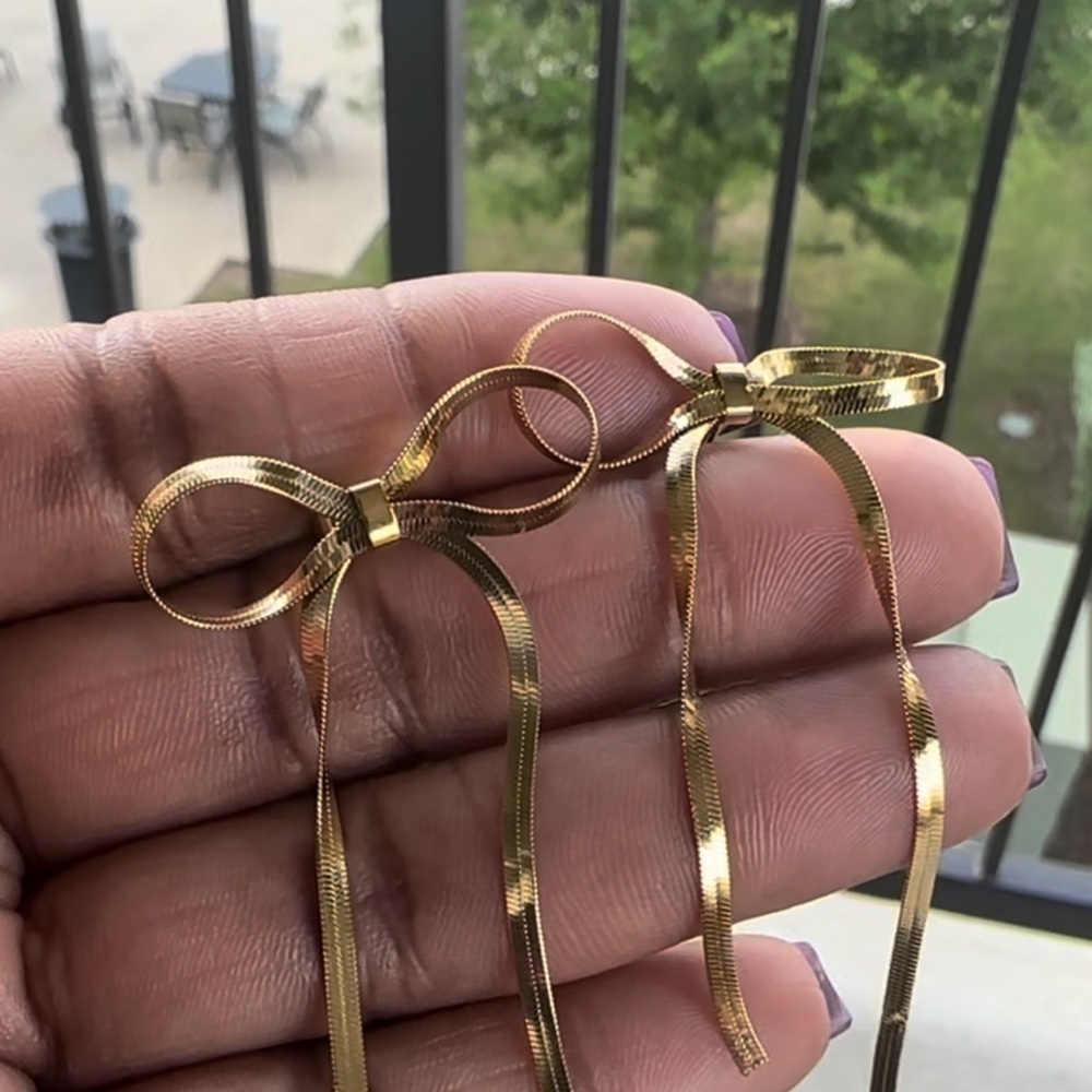 Medium Ribbon Earrings - Picture 2 of 8